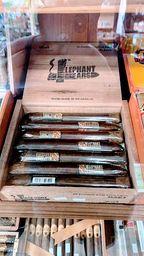 Tobacco Shop «Puff&Pass Smoke Shop», reviews and photos, 14151 Ramona Blvd #2B, Baldwin Park, CA 91706, USA