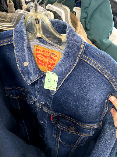 Thrift Store «Super Thrift Store Rescue Mission», reviews and photos, 13422 Saticoy St, North Hollywood, CA 91605, USA