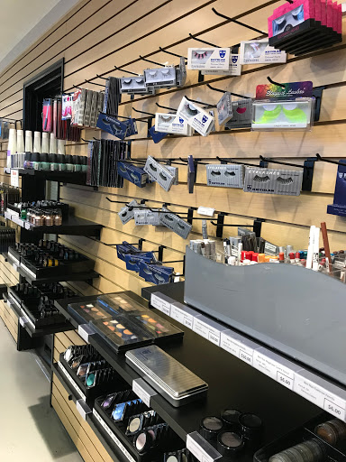 Lighting Store «Hollywood Lights Inc-Portland», reviews and photos, 5251 SE McLoughlin Blvd, Portland, OR 97202, USA