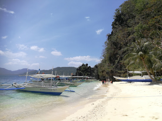 Cudugnon Cave Beach