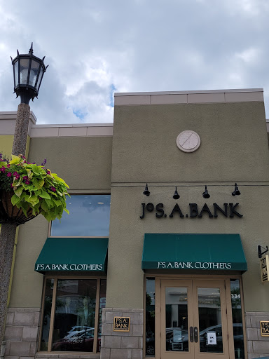 Shopping Mall «Village Of Rochester Hills», reviews and photos, 104 Adams Rd, Rochester, MI 48309, USA