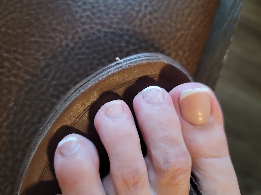 Lovely Nails 33040