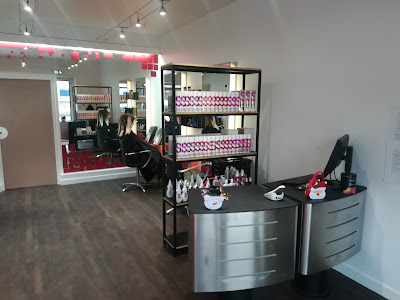 La petite coiffeuse barbiere à Chalon-sur-Saône