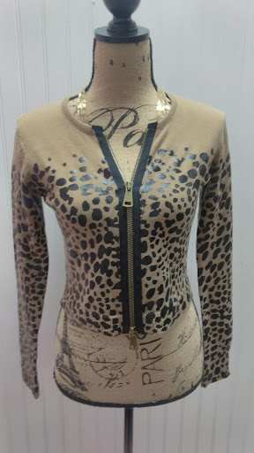 Boutique «What Women Want Resale Boutique», reviews and photos, 9012 Research Blvd Ste C12, Austin, TX 78758, USA