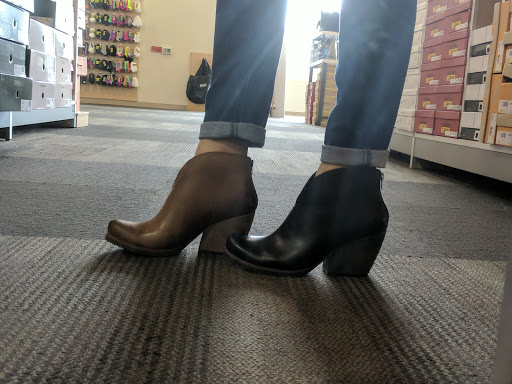 Shoe Store «DSW Designer Shoe Warehouse», reviews and photos, 10515 N Mopac Expy, Austin, TX 78759, USA