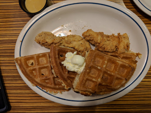 Shopping Mall «Shops at Vineyard Village», reviews and photos, 2800 Texas 121 Business, Euless, TX 76039, USA