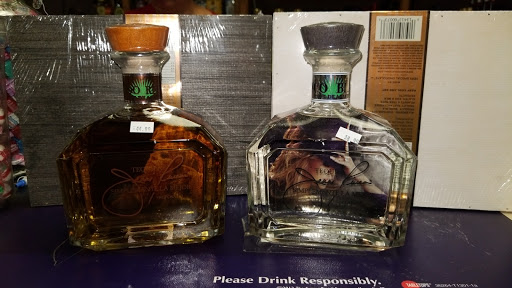 Beer Store «Conroe Liquor Store», reviews and photos, 500 E Davis St, Conroe, TX 77301, USA