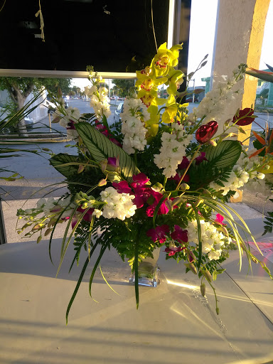 Florist «Omel Flowers», reviews and photos, 5898 W 16th Ave, Hialeah, FL 33012, USA