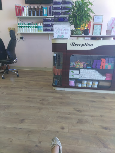 Beauty Salon «Suaves Hair and Nails», reviews and photos, Suaves Hair and Nails, 1300 SW Oak St E, Hillsboro, OR 97123, USA