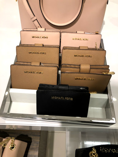 Fashion Accessories Store «Michael Kors», reviews and photos, 20-A Killingworth Turnpike #430, Clinton, CT 06413, USA