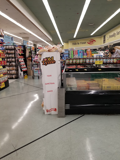 Shopping Mall «Bala Cynwyd Shopping Center», reviews and photos, 59 E City Ave, Bala Cynwyd, PA 19004, USA