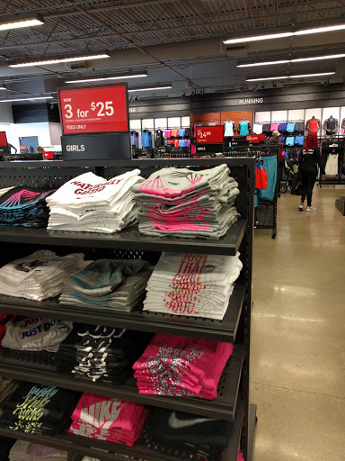 Clothing Store «Nike Factory Store», reviews and photos, 4401 N Interstate Hwy 35 #399, Round Rock, TX 78664, USA