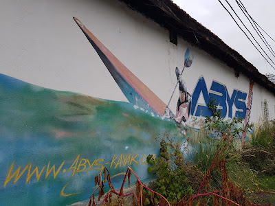 Abys Kayak School à Pau
