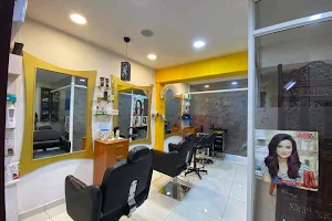 Liss Ladies Beauty Care And Professional beauty salon image