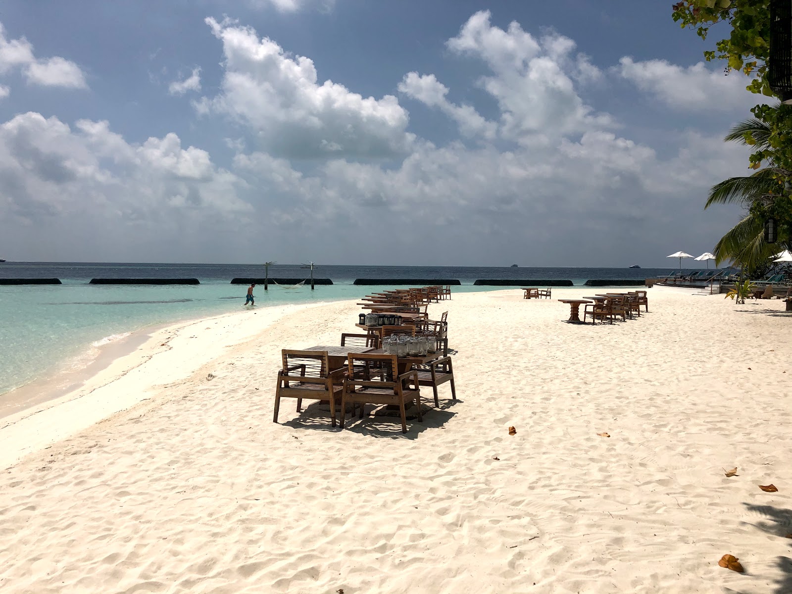 Constance Moofushi photo #9