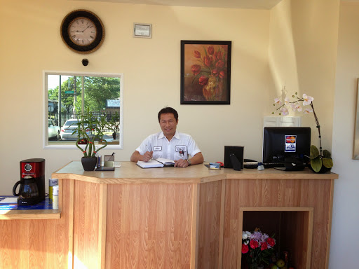 Auto Repair Shop «Hudson Import Automotive», reviews and photos, 759 E Hudson St, Columbus, OH 43211, USA