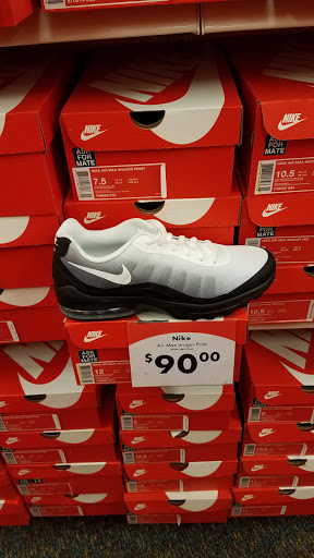 Shoe Store «Shoe Carnival», reviews and photos, 4125 Phoenix Ave, Fort Smith, AR 72903, USA