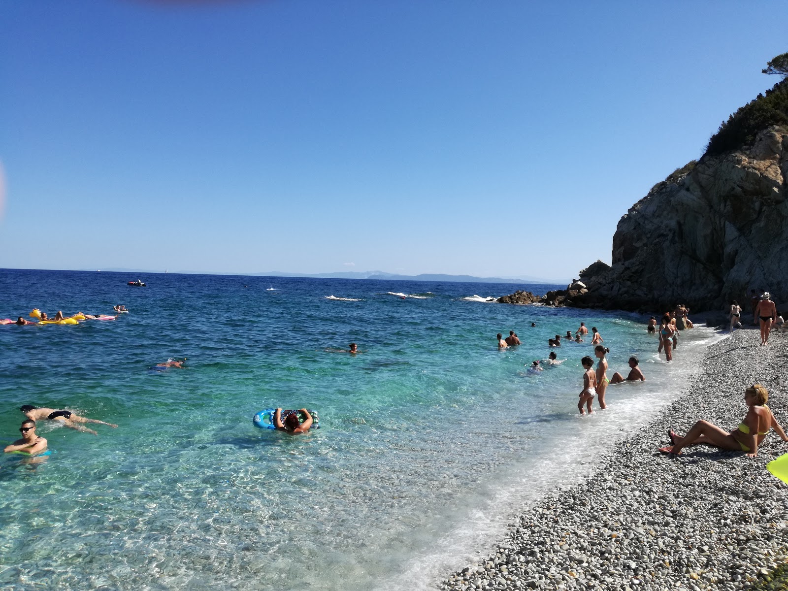 Foto van Spiaggia La Sorgente met hoog niveau van netheid