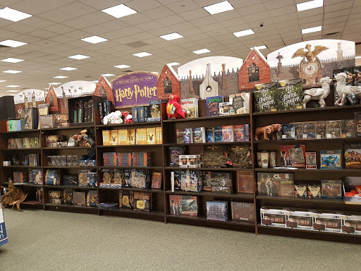 Book Store «Barnes & Noble», reviews and photos, 444 Broadway, Saugus, MA 01906, USA