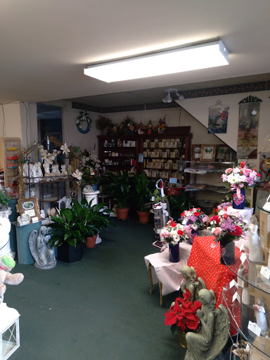 Florist «Roses & Rainbows Flowers Gifts», reviews and photos, 118 W Main St, Cambridge City, IN 47327, USA