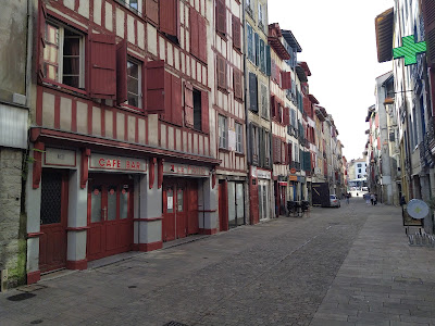 Le patio à Bayonne