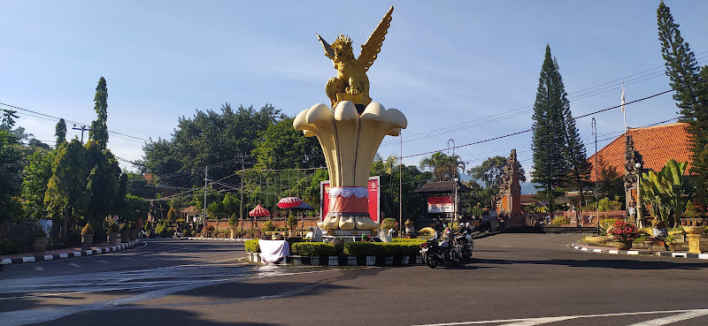 Singa Ambara Raja Statue