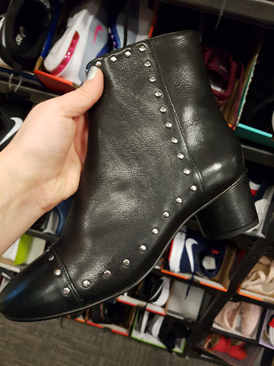 Stores to buy women's flat ankle boots Austin