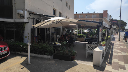 Junior tapas Bar - Av. de la Diputació, 152, 43850 Cambrils, Tarragona, Spain