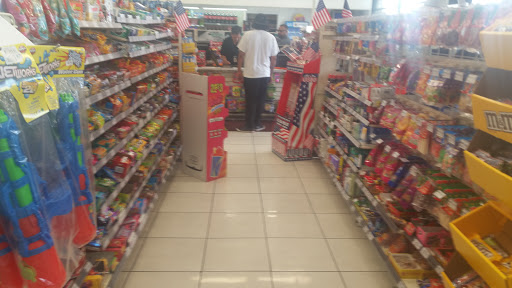 Convenience Store «7-Eleven», reviews and photos, 455 E Foothill Blvd, Azusa, CA 91702, USA