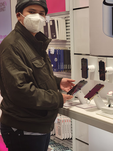 Cell Phone Store «T-Mobile», reviews and photos, 578 US-22, North Plainfield, NJ 07060, USA