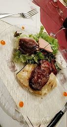 Photo n°152 de Restaurant Le Gourmet Quercynois à Saint-Cirq-Lapopie ()