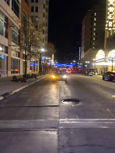 Shopping Mall «The Shops of Grand Avenue», reviews and photos, 275 W Wisconsin Ave, Milwaukee, WI 53203, USA