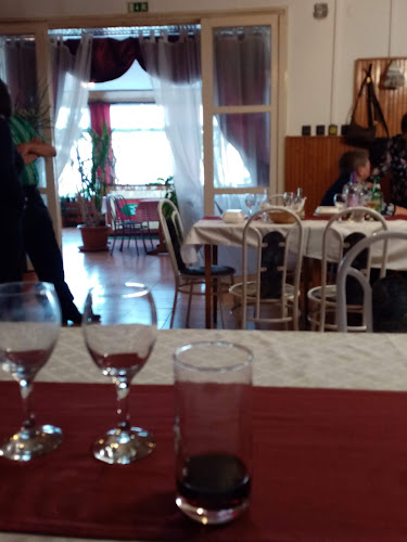 Akácfa Vendéglő - Étterem