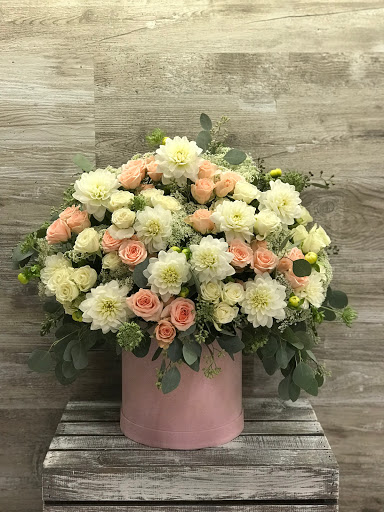 Florist «Everest Florist and Gifts Sacramento», reviews and photos, 7137 Walerga Rd, Sacramento, CA 95842, USA