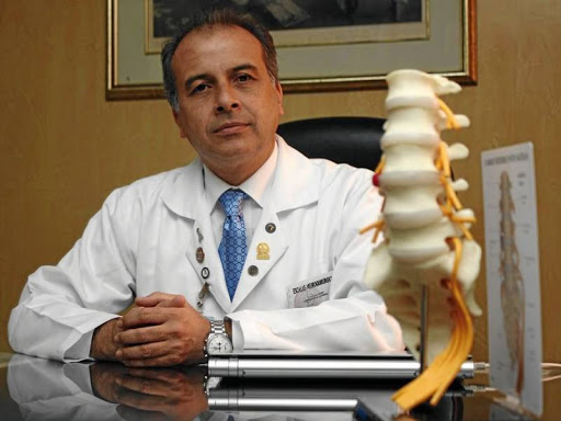 Dr. Gabriel Manuel Vargas Grau, Neurocirugía - Neuro-Oncología - Columna