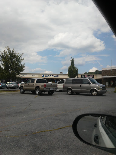 Thrift Store «Goodwill», reviews and photos, 3010 Bristol Hwy, Johnson City, TN 37601, USA
