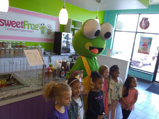 Frozen Yogurt Shop «sweetFrog Premium Frozen Yogurt», reviews and photos, 3911 Union Deposit Rd, Harrisburg, PA 17109, USA