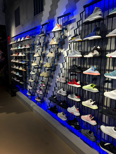 Shoe Store «Adidas Originals», reviews and photos, 8009 Melrose Ave, Los Angeles, CA 90046, USA