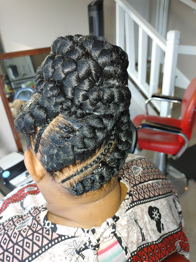 Aida African Hair Braiding