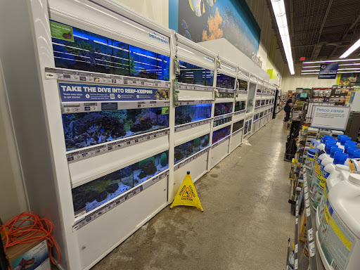 Pet Supply Store «PetSmart», reviews and photos, 1116 S Rochester Rd, Rochester Hills, MI 48307, USA