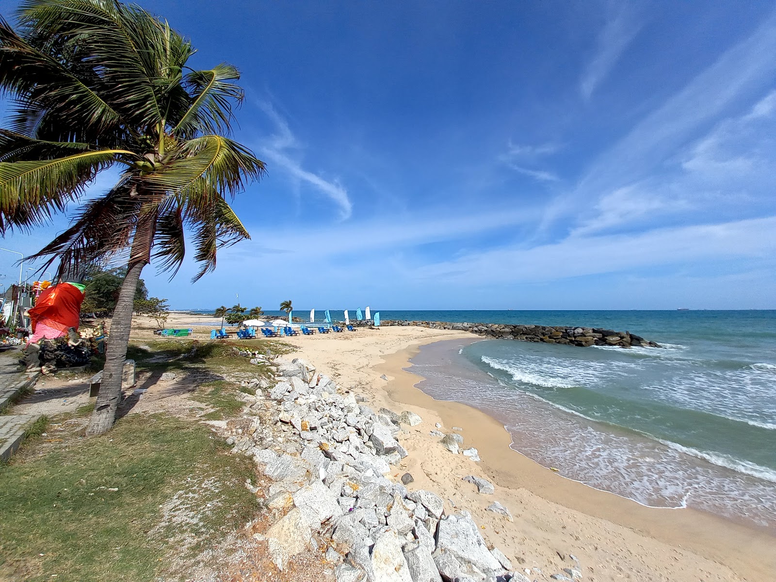 Photo de Saeng Chan Beach zone des équipements