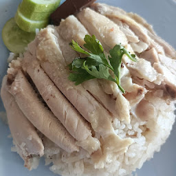 ไก่หุบบอนต้มน้ำปลา เจ้อ้อย
