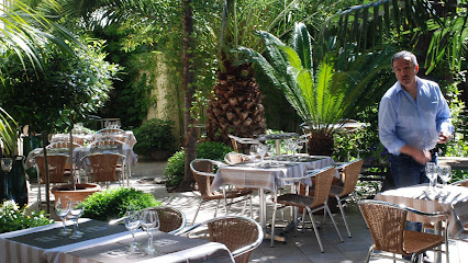 Restaurant Le Carré D,Art - 2 Rue Gaston Boissier, 30900 Nîmes, France