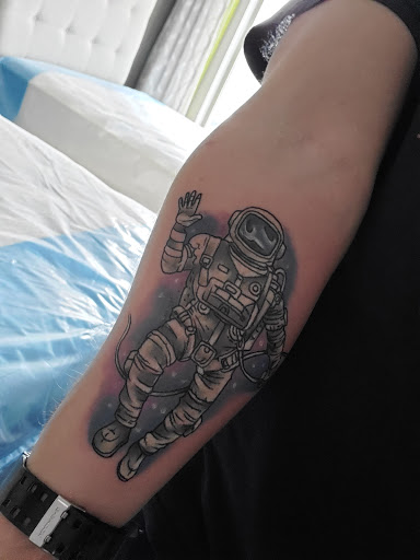 Tattoo Shop «X Treme Tattoo & Piercing», reviews and photos, 4026 Colorado Ave, Village of Sheffield, OH 44054, USA