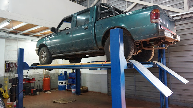 Trhiy Petrizzini Taller mecanico. - Taller de reparación de automóviles