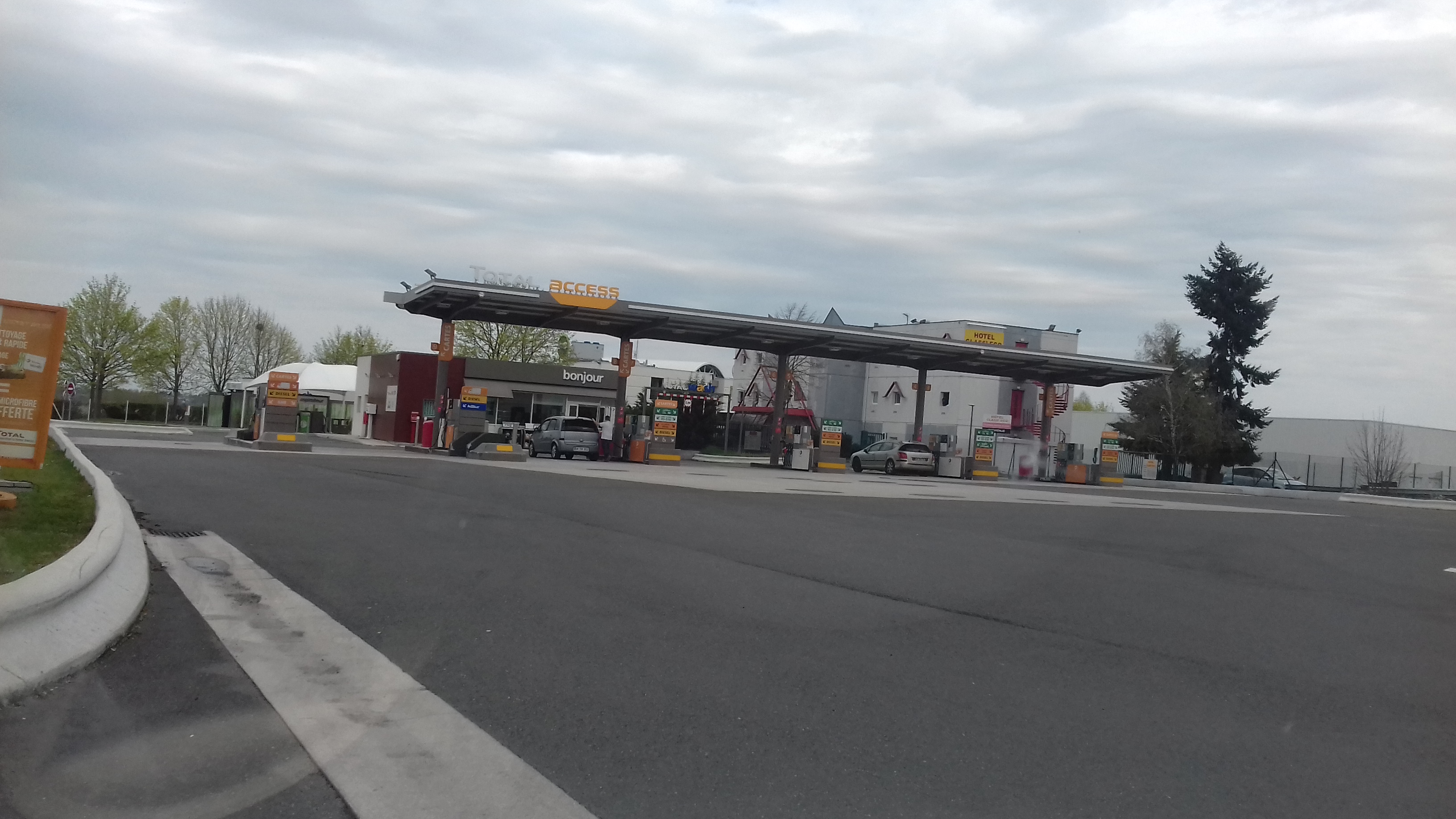 Photo n° 1 de l'avis de tetedelapin.r fait le 09/04/2018 à 07:01