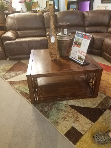 Furniture Store «Rooms To Go & Rooms To Go Kids Furniture Store - Mobile», reviews and photos, 3720 Airport Blvd, Mobile, AL 36608, USA