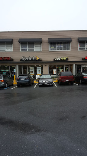 Shopping Mall «Woodmoor Shopping Center», reviews and photos, 10115 Colesville Rd, Silver Spring, MD 20901, USA