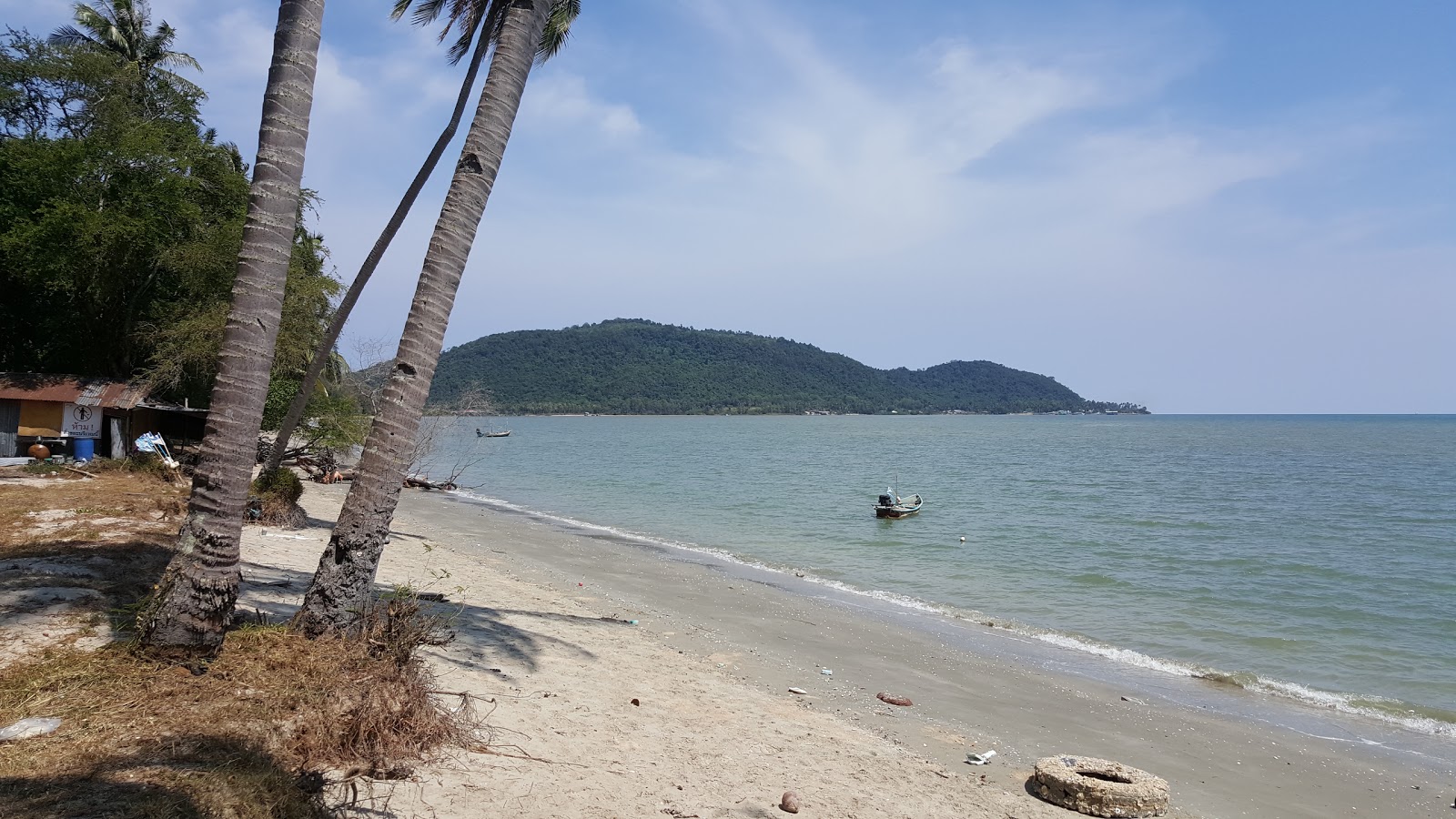 Foto de Mae Ramphueng Beach - lugar popular entre los conocedores del relax