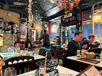 Atmosphère du Restaurant français Heureux comme Alexandre - Saint Michel à Paris - n°1